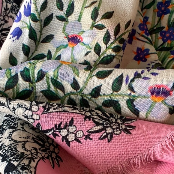 Accessories - New XL Floral Print 100% wool Scarf